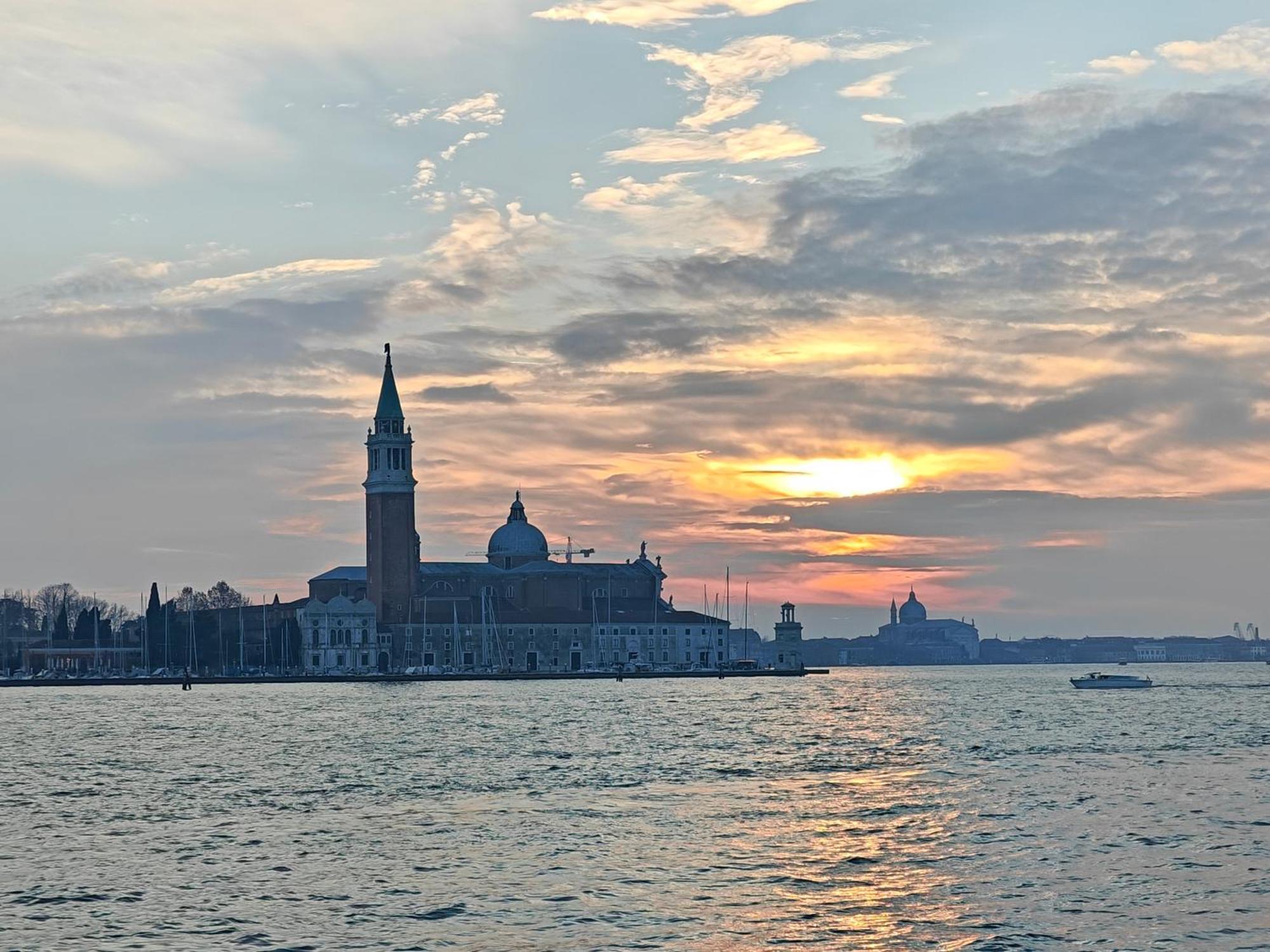 Castello Canal View Venezia Esterno foto
